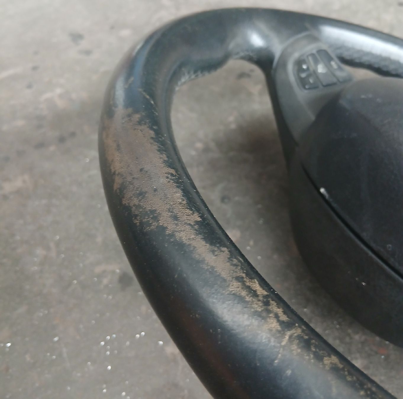 BMW Tutti pezzi di ricambio auto: Volant BMW X3 E83 2004-2010  – Usato da la heutte venduto da Auto-stock 1