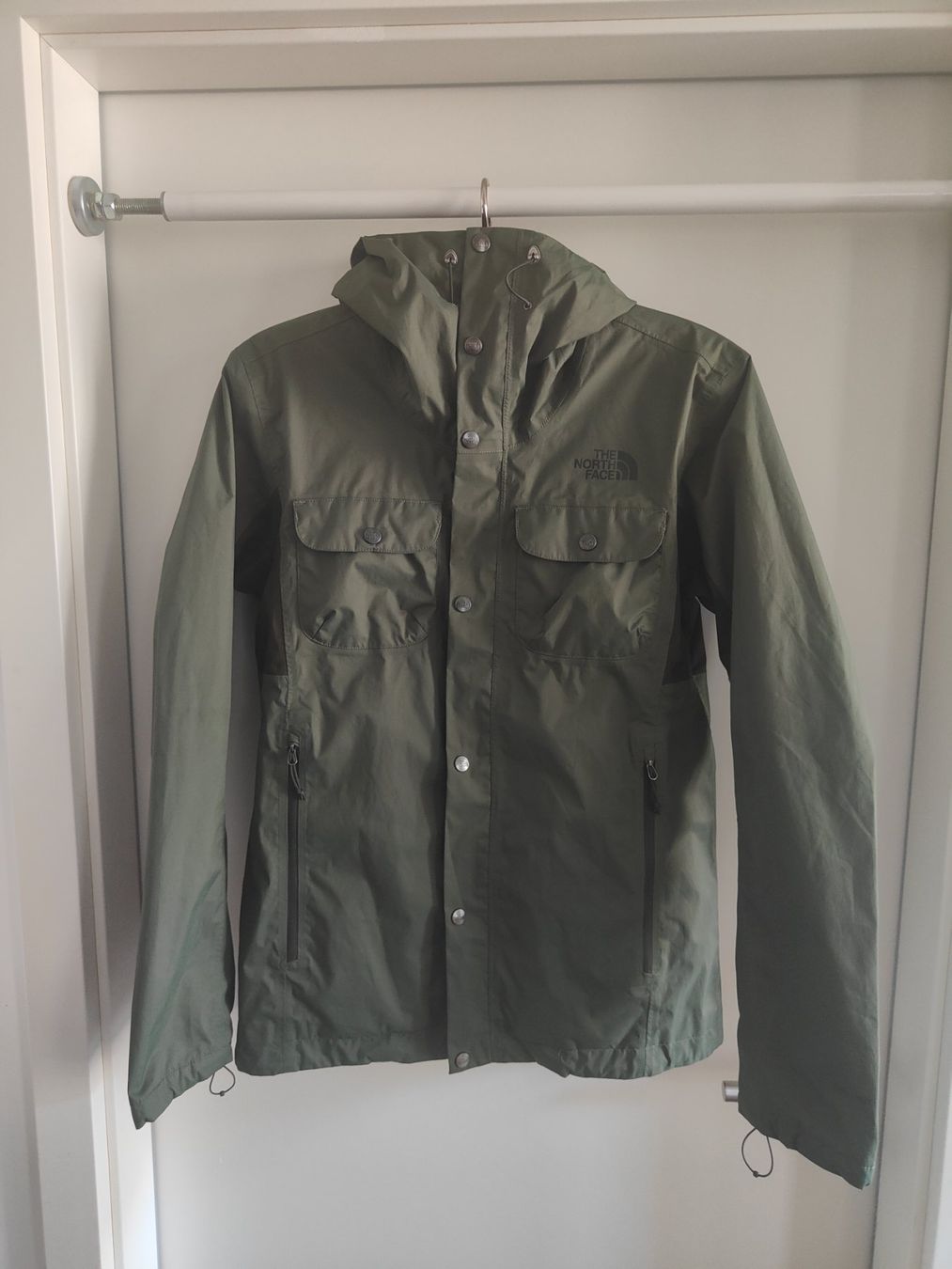 North Face Giacche: THE NORTH FACE Regenjacke, M – Usato da Olten venduto da Gegendiekultur