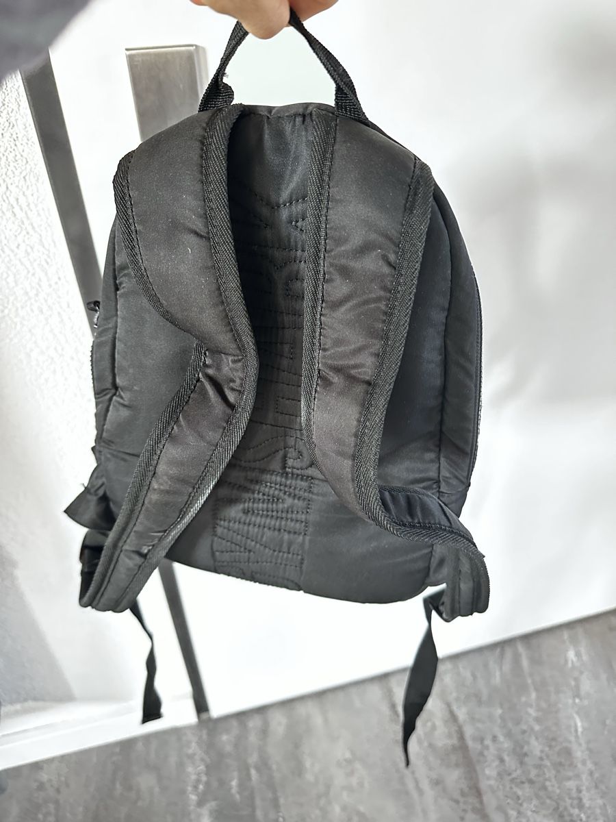 Zaini: Gymshark Mini-Rucksack in Schwarz – Usato da Bern venduto da WiederWert 2