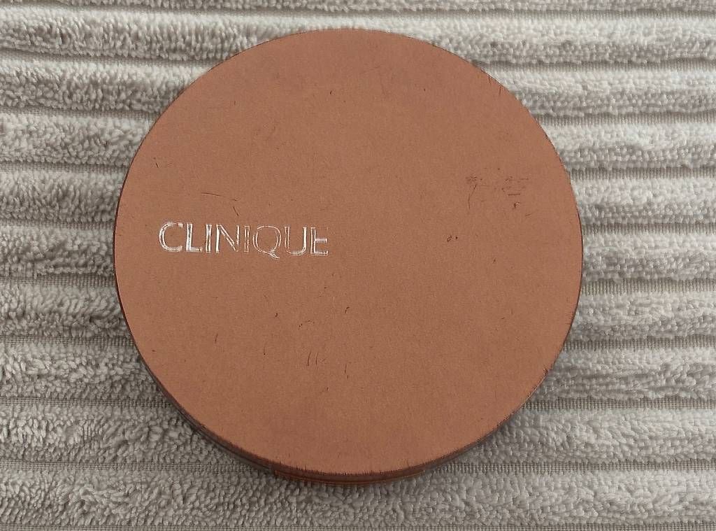 Maquillage: Bronzer Puder Clinique – D'occasion à St. Gallen par mustang96 1
