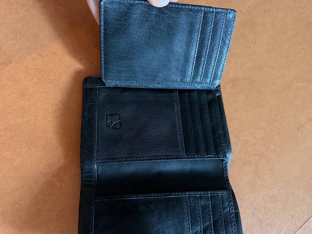 Brieftaschen: Portemonnaie – Neu (gemäss Beschreibung) aus Gwatt (Thun) von Glahad 3