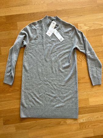 Uniqlo 100% Cashmere Kleid Grau Gr. M NEU