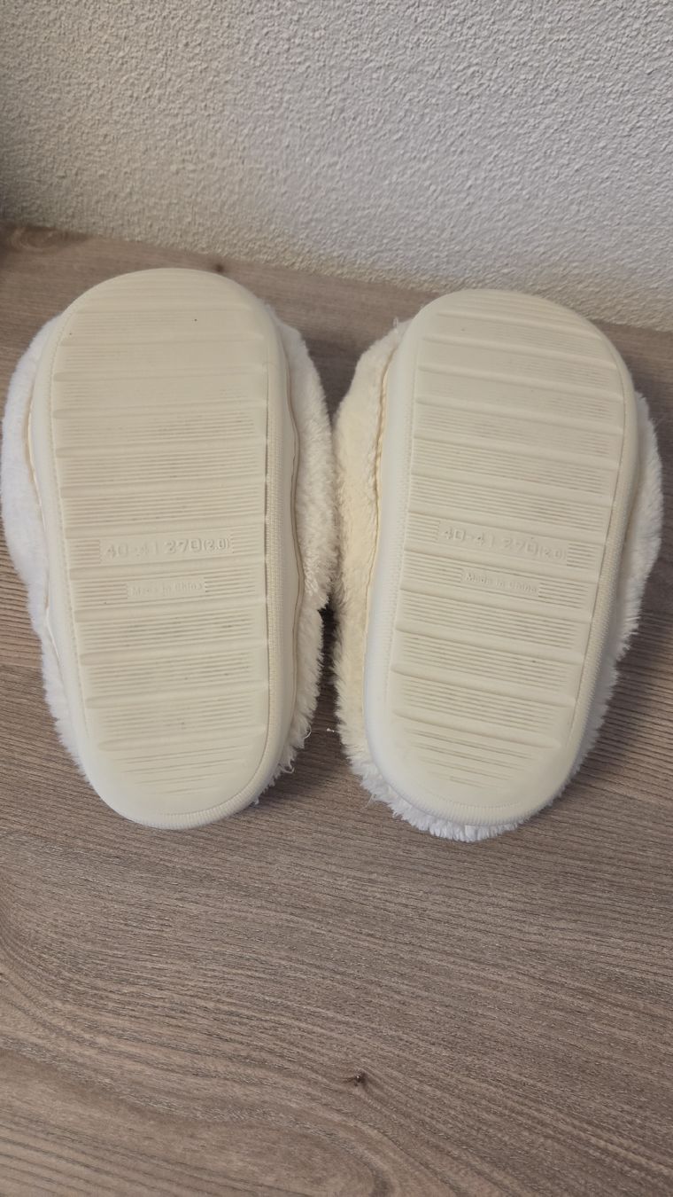 Scarpe da uomo: Kinder Hausschuhe 38-39 – Usato da Zug venduto da opo_cy5d 2