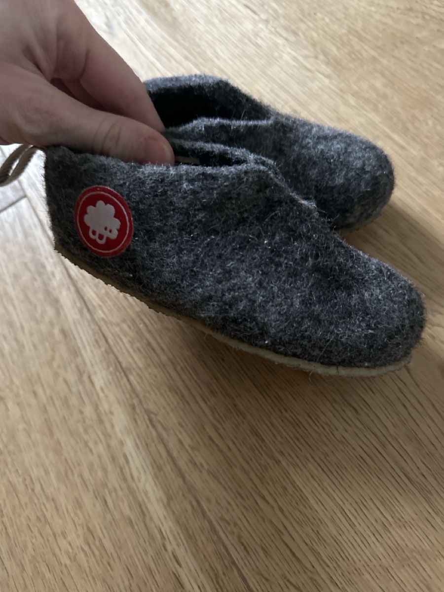 Schuhe für Jungen: Pantoufles en laine BAABUK 24 – Gebraucht aus Montreux von canori