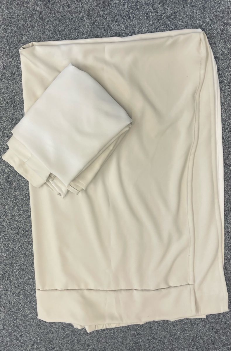 Tende: Vorhänge 2 Stück, beige, blickdicht – Usato da Au ZH venduto da Jaggy4 1