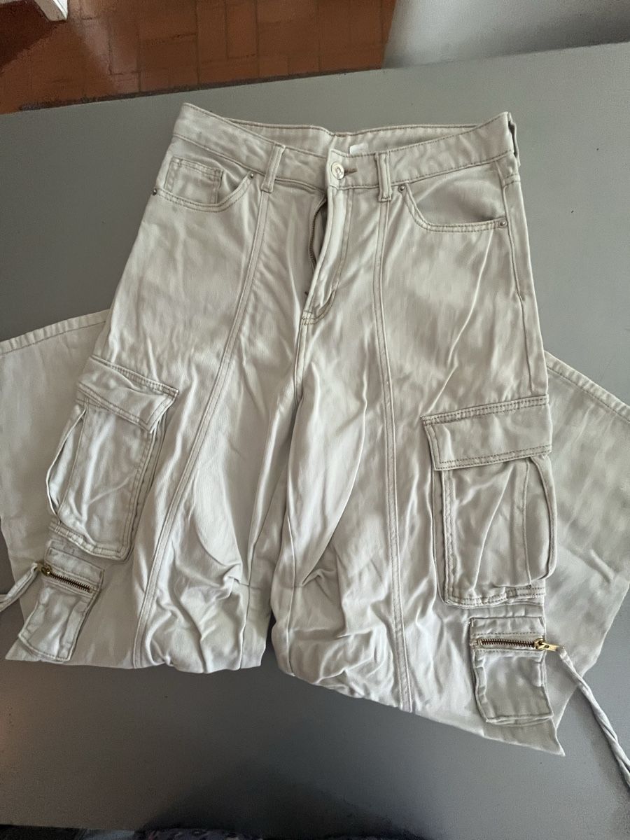 H&M Pantaloni: Weisse Divided Cargo-Hose 36 (164/170) – Usato da Bern venduto da Regi1975