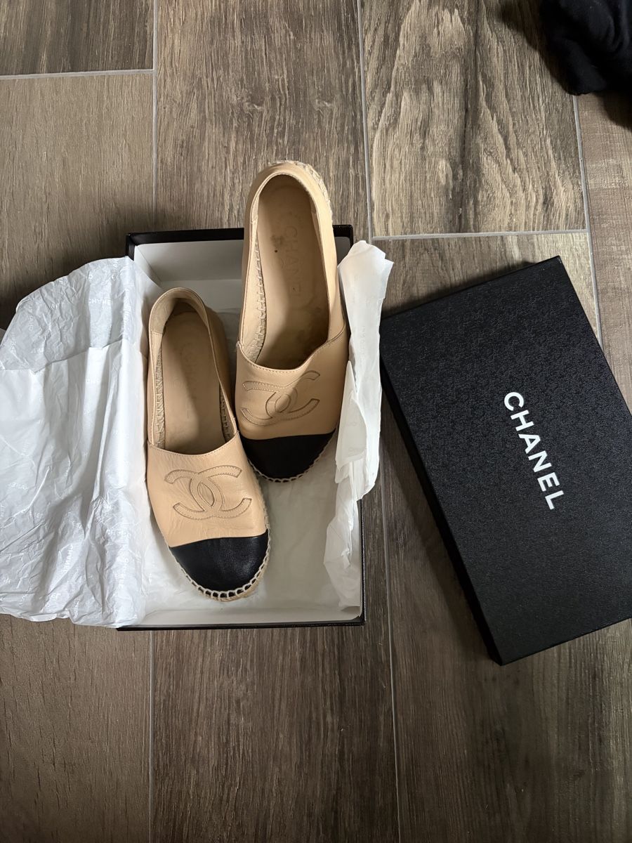 Chanel Scarpe da donna: Espadrilles Chanel-taille 37 – Usato da Cologny venduto da PINKCLOSET 1