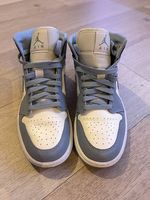 Air Jordan 1 Mid Hellblau