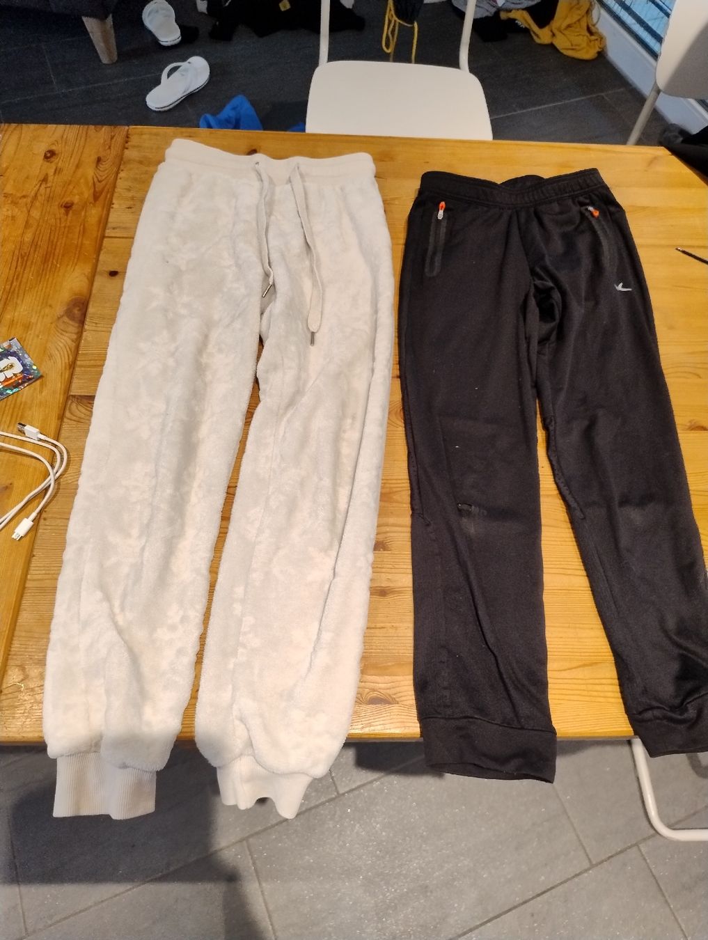 Lotti & Set di vestiti: Lot de shorts et pantalons – Usato da Bossonnens venduto da Chaoui1615 2