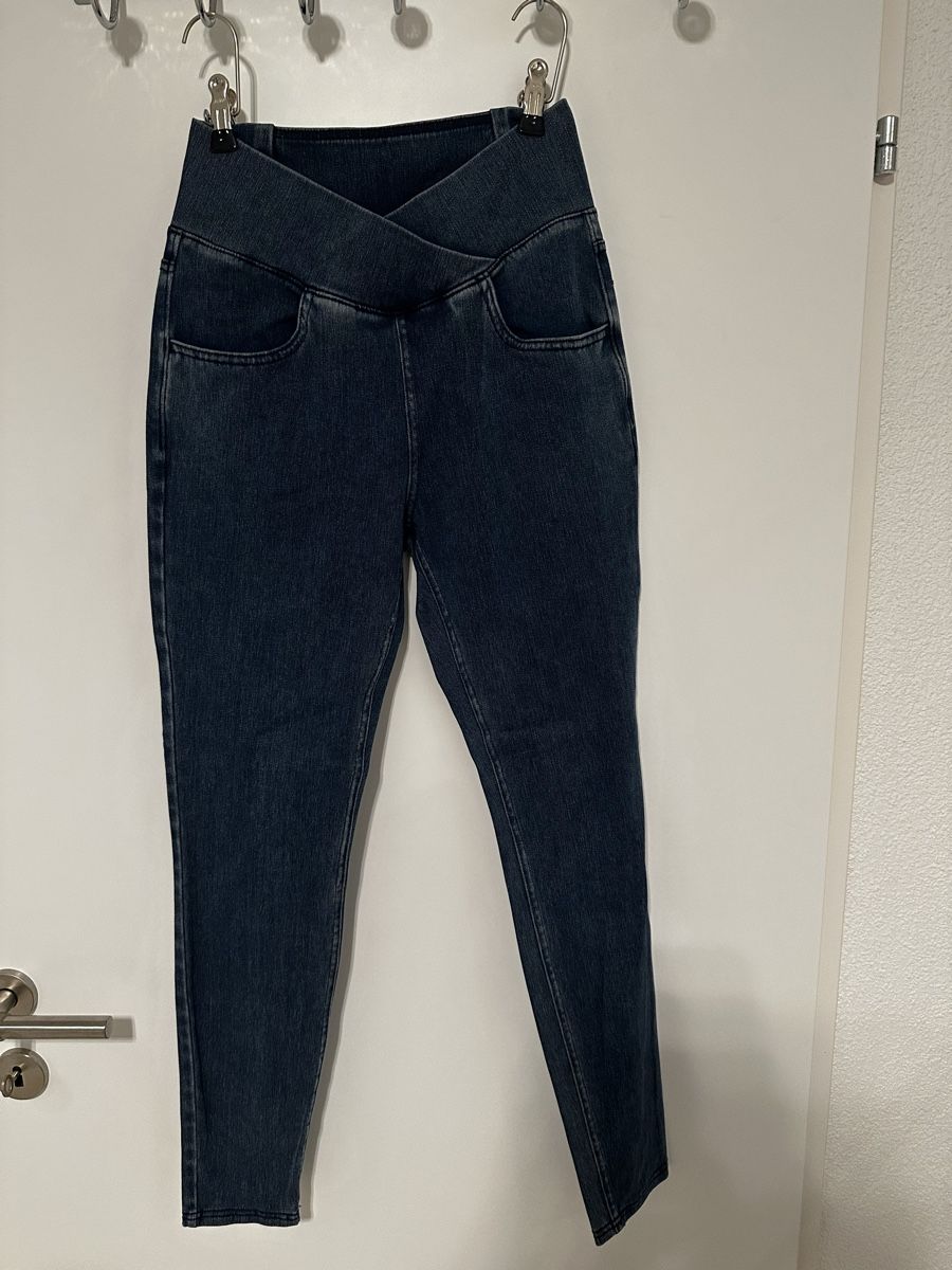 Halara Leggings: Halara Flex Arbeitsleggins aus elastischem Strick-Denim Gr.S – Nuovo (secondo la descrizione) da Eglisau venduto da Brewster1 1