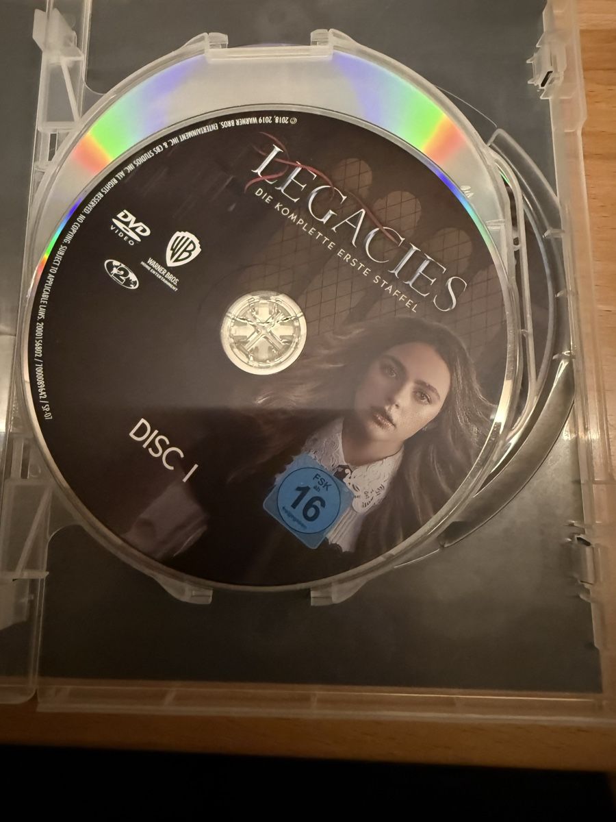 Tous les DVDs: DVD – D'occasion à Grenchen par Bastet007 1
