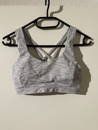 lululemon sports bra size 4/EU36