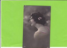 Portrait Dame--1920