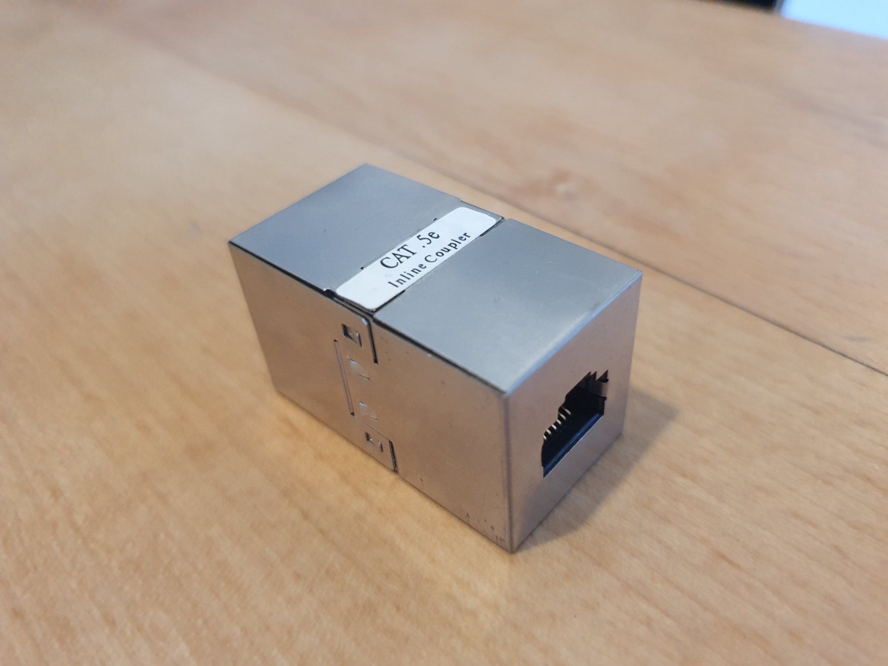 Unità & Adattatore: CAT.5e Inline Coupler – Usato da Bern venduto da Llu