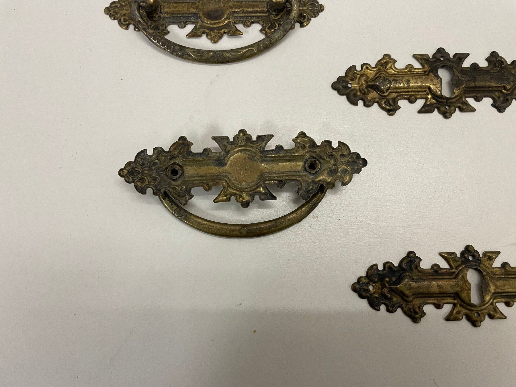 Ferramenta: jeu de poignée en laiton  pour commode – Nuovo (secondo la descrizione) da La Croix (Lutry) venduto da netrajet 1