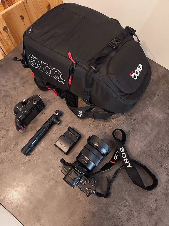 Sony Fotocamera: Sony A7 III Komplettpaket – Usato da Bättwil venduto da reykoohara