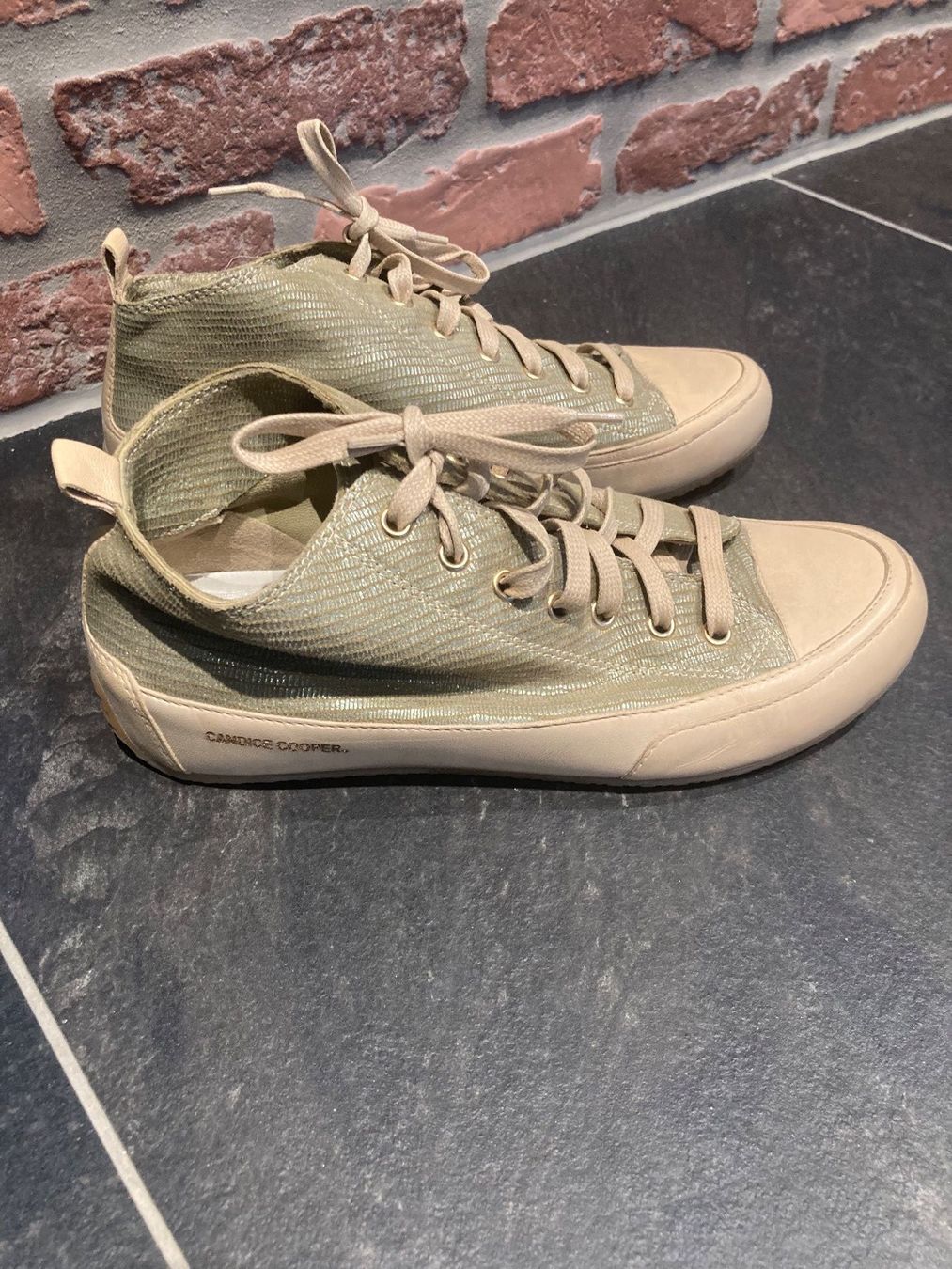 Damenschuhe: Sneaker – Gebraucht aus Rorschach von Loonimuh 3