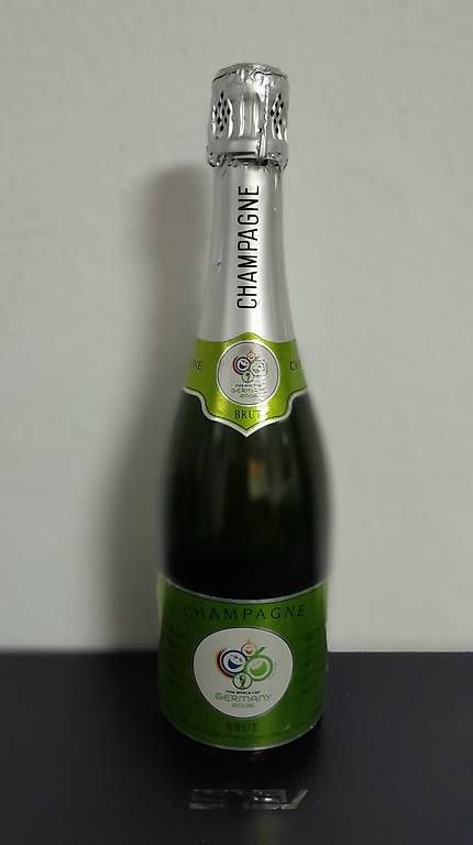 Vino: FIFA World Cup 2006 Champagne – Nuovo e nell'imballaggio originale da Schwerzenbach venduto da Aura888