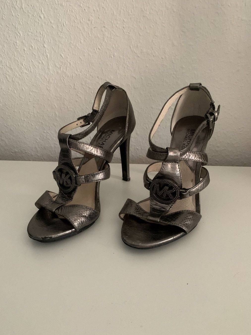 Michael Kors Scarpe da donna: MICHAEL KORS - Sandalette silbern 36 – Usato da Zürich venduto da Diazaio