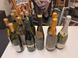 13 Flaschen, Weisswein, Schaumwein , Jahrgangsweine