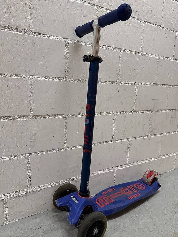 Kickboard: Original Micro Maxi Kinderroller blau – Usato da Binningen venduto da movalo 2