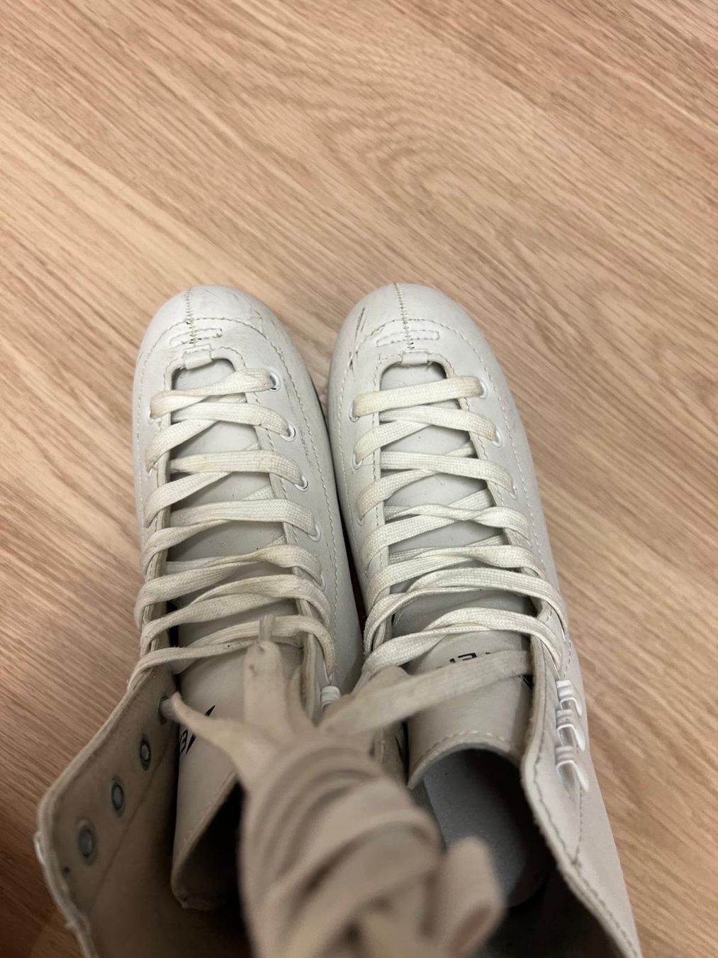 Schlittschuhe: Eiskunstlaufschuhe weiss Grösse 37/38 – Gebraucht aus Sargans von magico_lazio 5