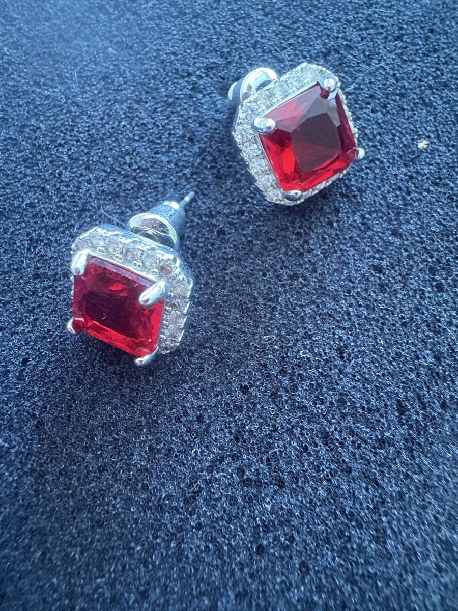 Ohrringe & -stecker: Roter funkelnder Ohrstecker  – Neu (gemäss Beschreibung) aus Obbürgen von bugi6868 4