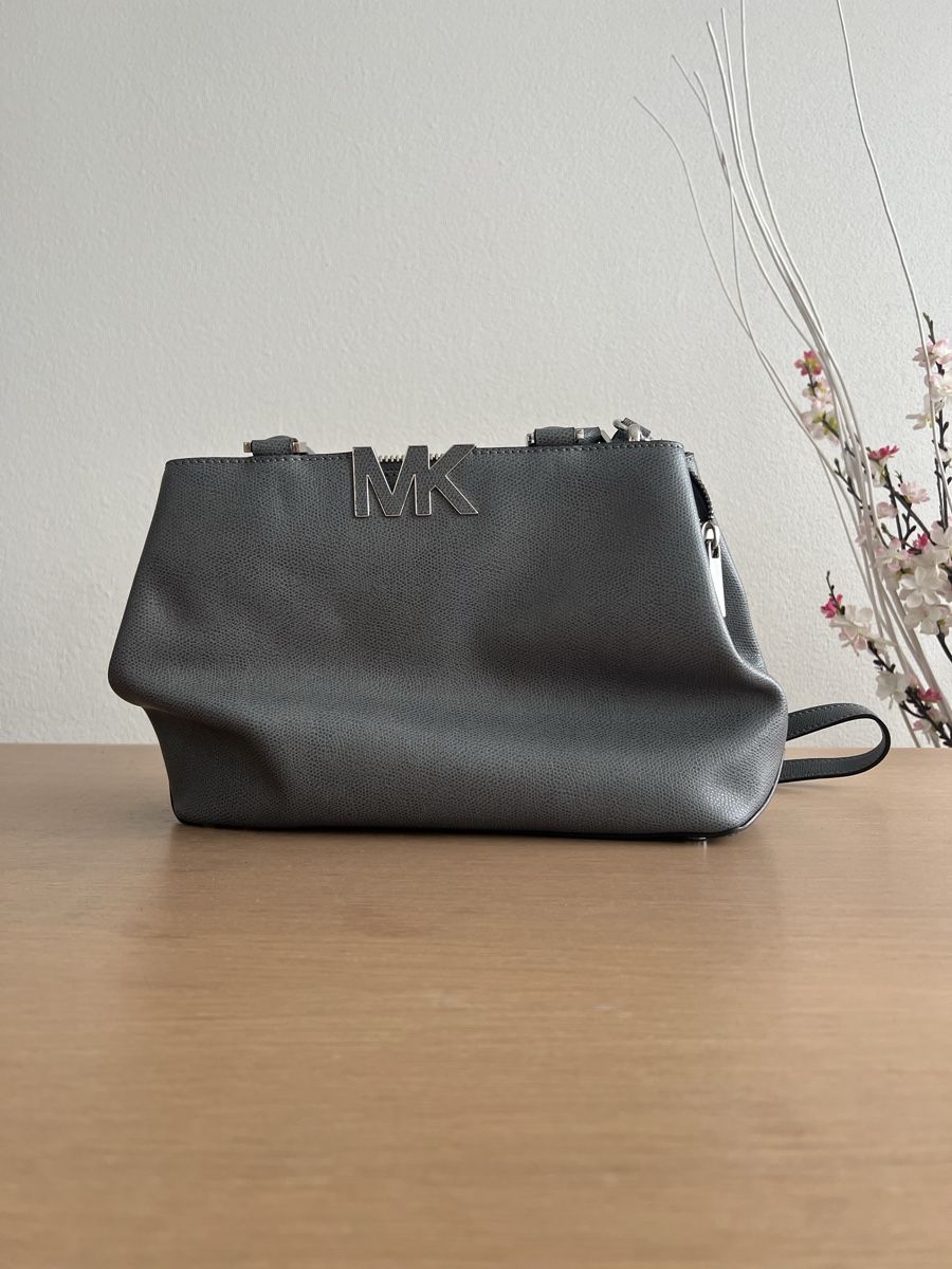 Michael Kors Sacs femmes: 5 x MICHAEL KORS TASCHEN – D'occasion à Belp par Raydanone 6