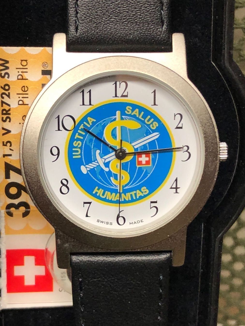 Schweizer Armee Placchette & Badge: Schweizer Armee Uhr und Badge / Patch Abzeichen Armbanduhr – Usato da Madiswil venduto da TEMISO 1
