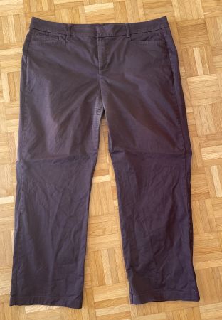 Tolle Stoffhose dunkelbraun, Grösse 20 (=50)