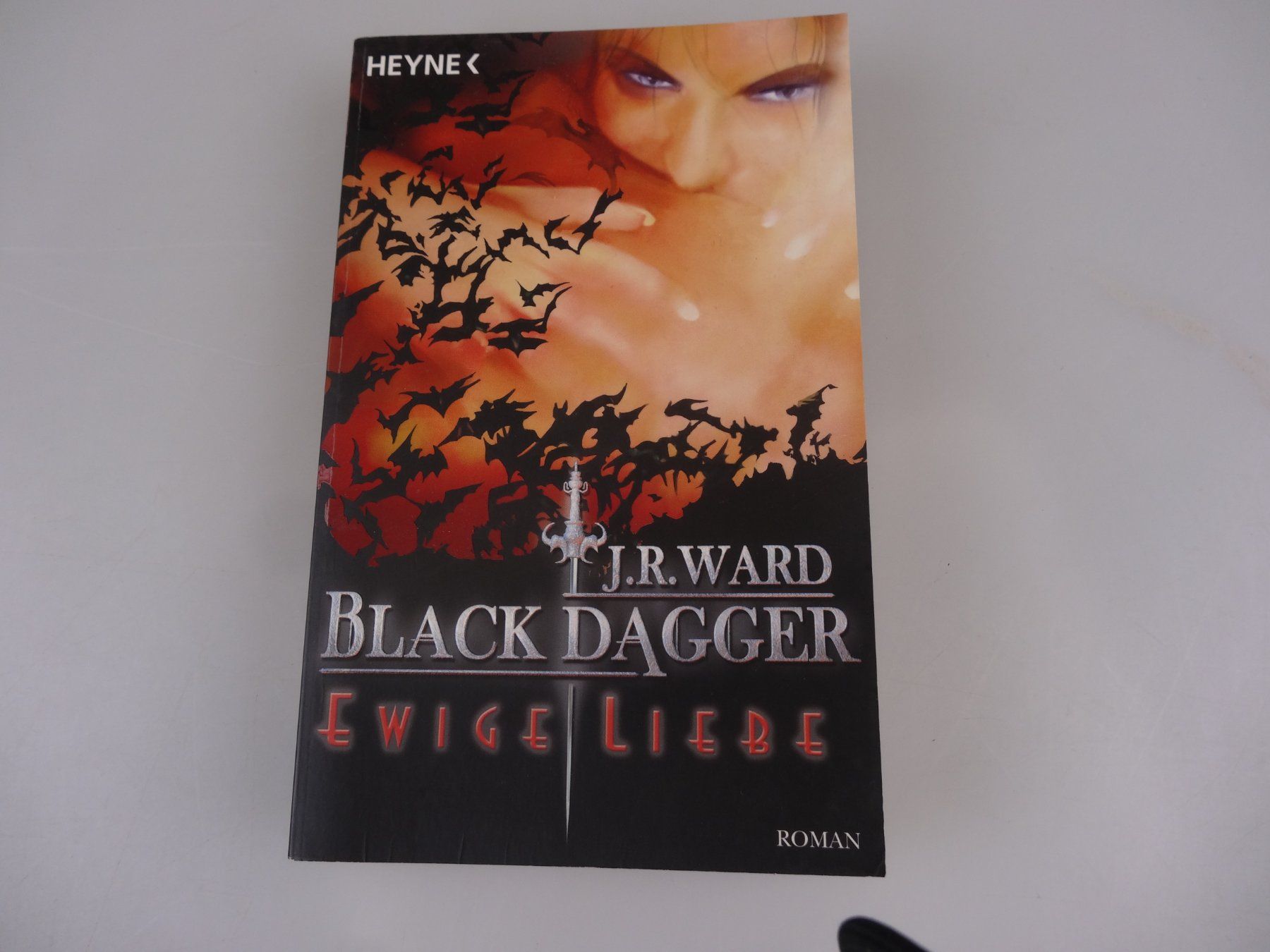 Altro in  Abbigliamento & Accessori: 4 Taschenbücher Black Dagger von J.R.Ward – Usato da Volketswil venduto da brockipfannenstil 1