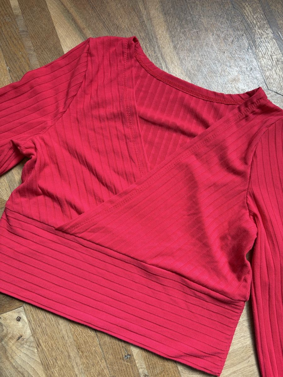 Shein Top: Trendiges Langarm-Crop-Top in Grösse S – Usato da Frauenfeld venduto da lin_77m9 1