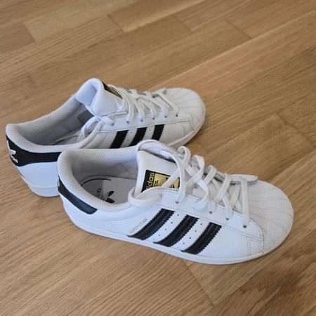 FREE SHIPPING! Adidas Superstar, taille 34