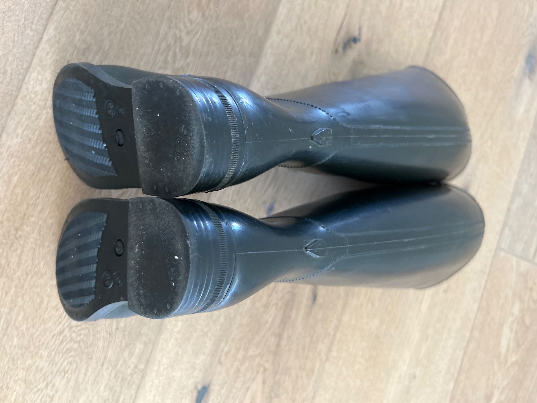 Decathlon Schuhe für Jungen: Bottes d’équitation 35 – Gebraucht aus Yens von Chriis 4
