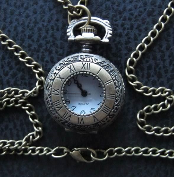 Uhren: Steampunk Umhänge-Uhr Roman III – Neu (gemäss Beschreibung) aus Schwanden GL von UHRKNALL