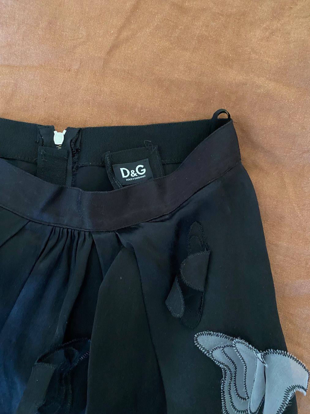 Dolce & Gabbana Röcke: Dolce & Gabbana Silk Skirt – Gebraucht aus pont-la-ville von dia_tt5h 1