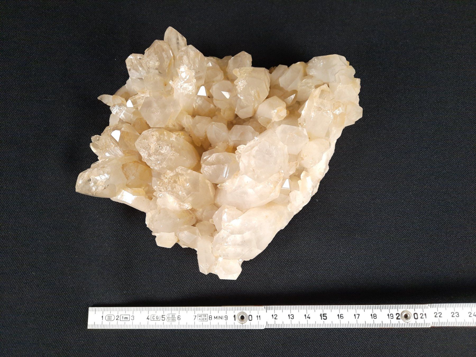 Edelsteine: Wunderschöne Quarzstufe / Bergkristall, ca. 21 cm – Gebraucht aus Beinwil am See von Restwert_Beinwil 5