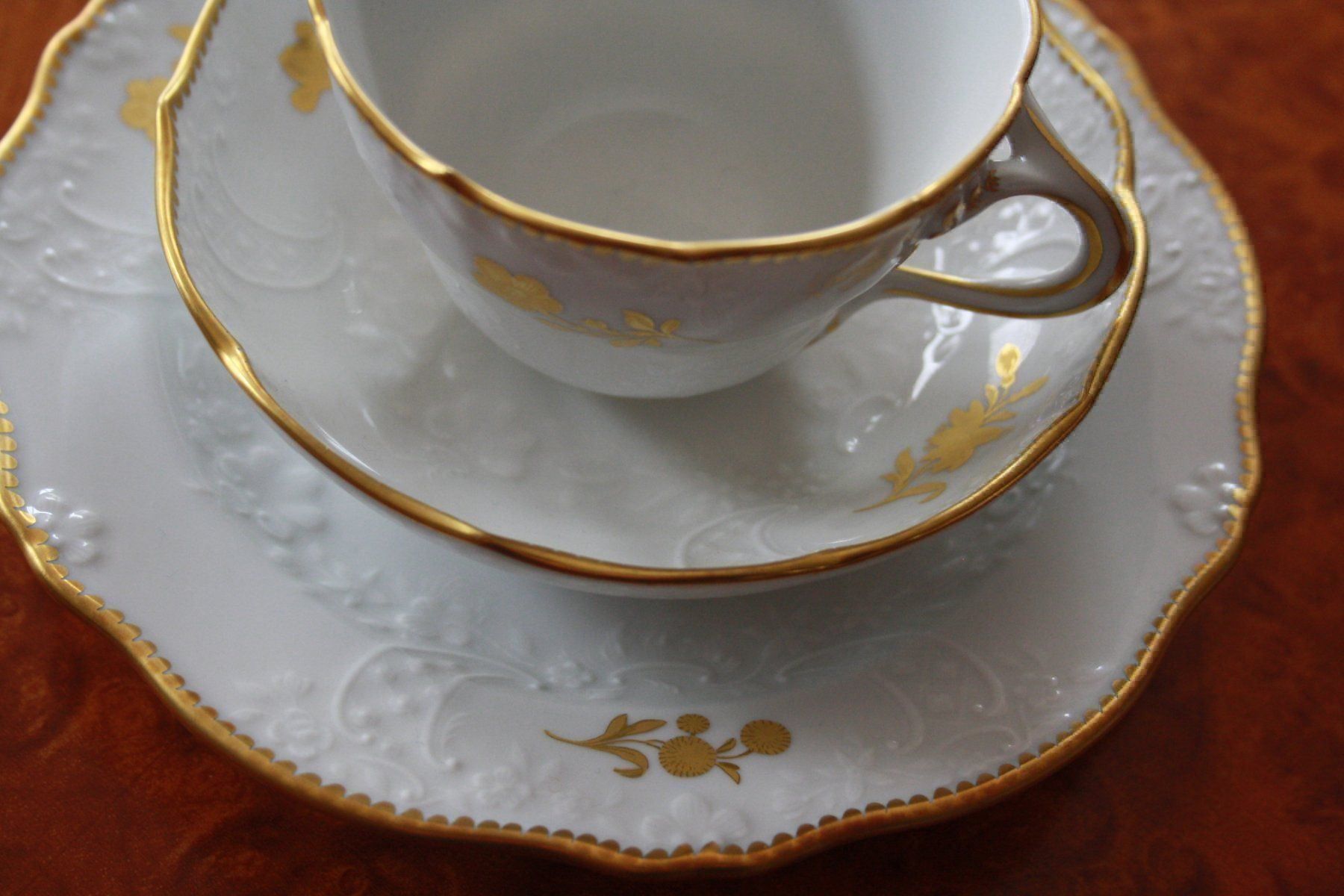 Set di piatti: Meissen Neumarseille Reliefform Prunk – Nuovo (secondo la descrizione) da Urtenen-Schönbühl venduto da Cbuyer 9
