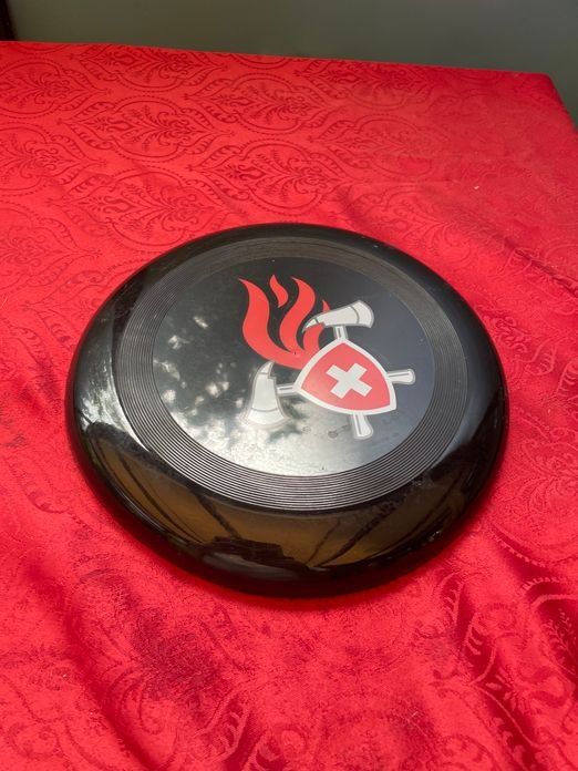 Jeux: Frisbee Wurfscheibe Plastik – D'occasion à Bergdietikon par antovale