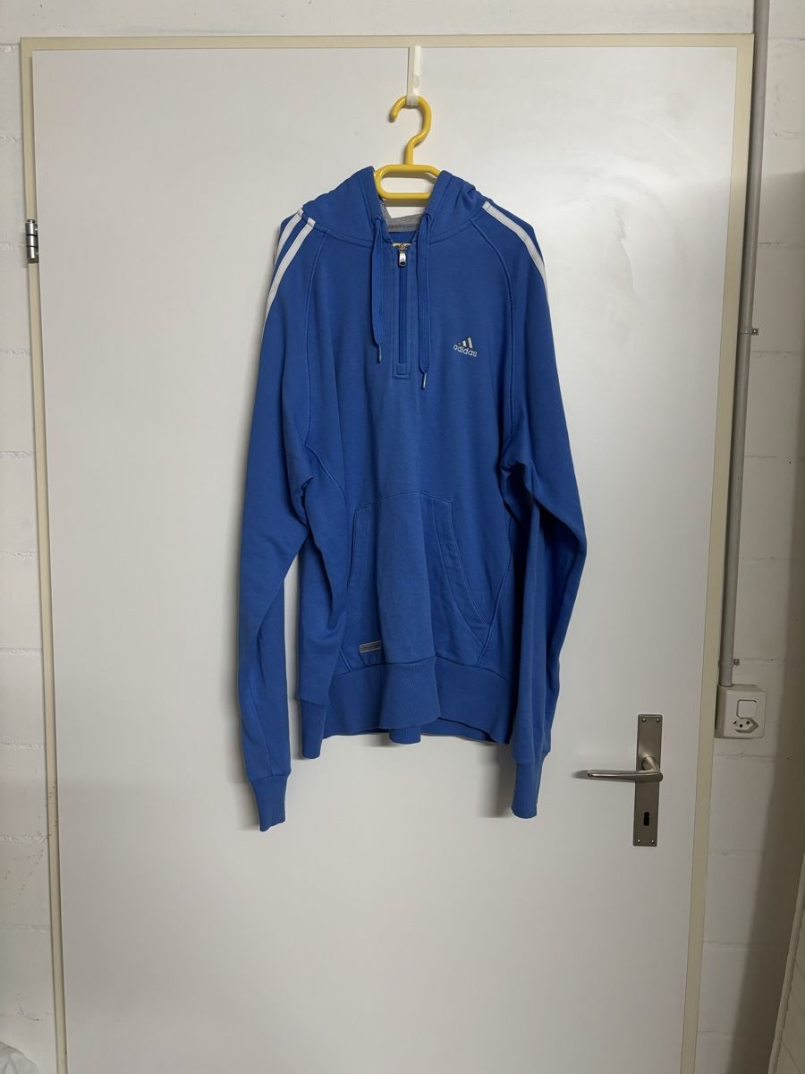 Adidas Pullover & Sweatshirts: Adidas Pullover blau Grösse L guter Zustand – Gebraucht aus Langenthal von mic_r7gc
