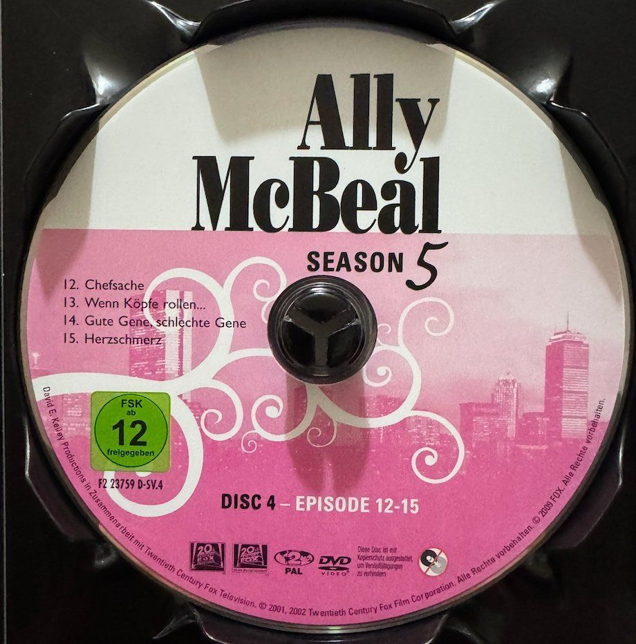 Tous les DVDs: 6 DVDs  ALLY McBEAL - SEASON 5 – D'occasion à Wisen par gigisna 4