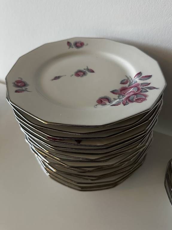 Set di piatti: Vaisselle de Limoges M&D - 30 pièces  – Usato da Vouvry venduto da aline_s 1