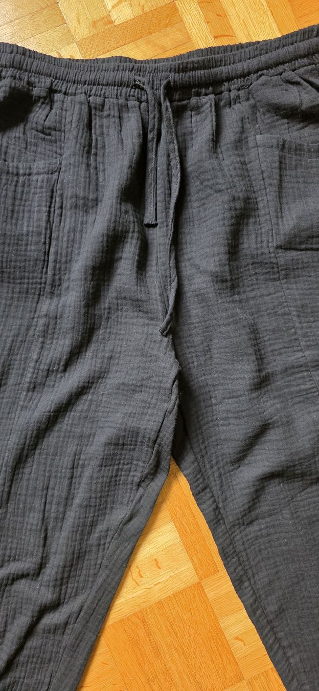 Pantaloni: Pantalon noir coton Taille L – Usato da Yverdon-les-Bains venduto da van_dq65 2