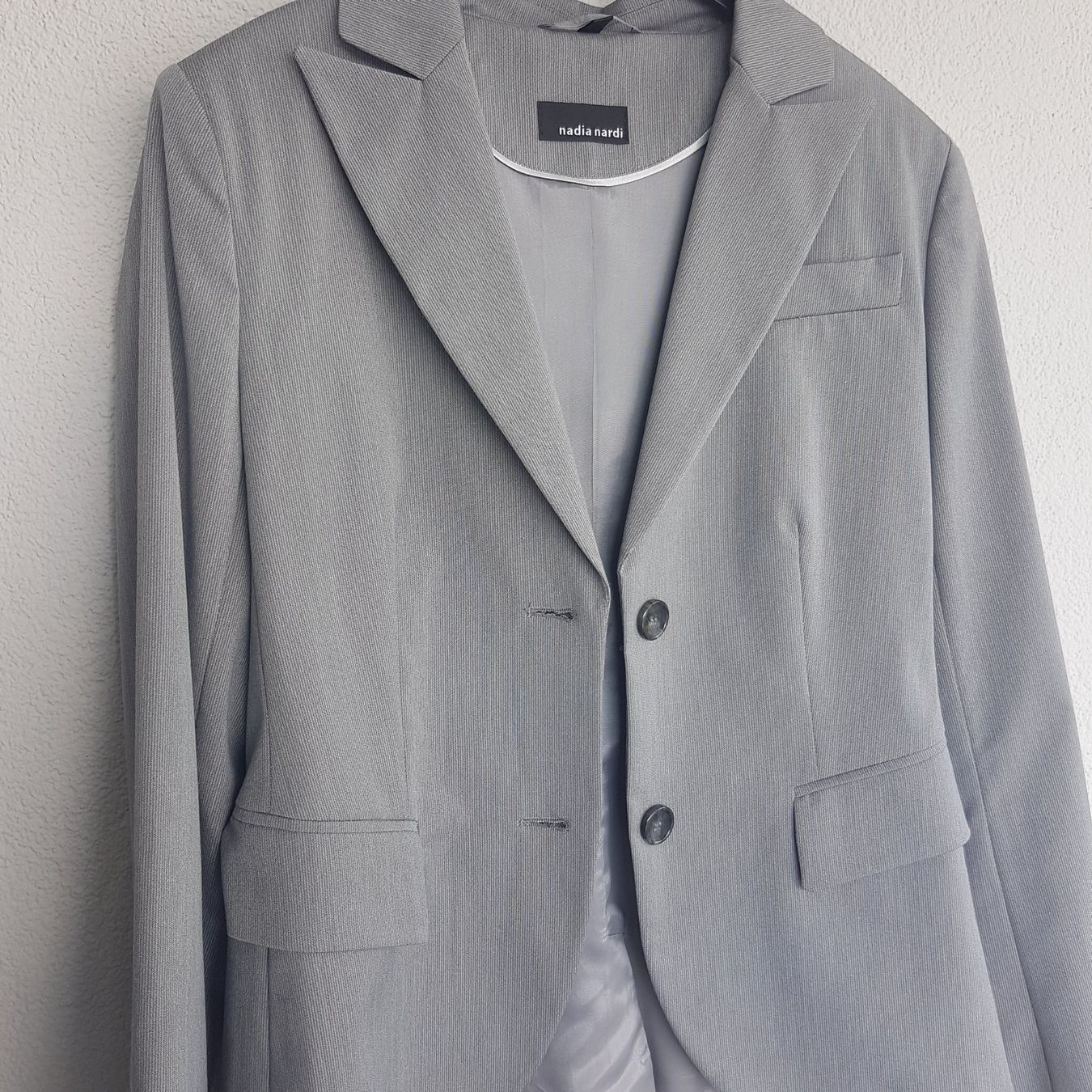 Giacche: Blazer grau nadia nardi Gr.36 – Usato da Uetendorf venduto da oinkioink88 2