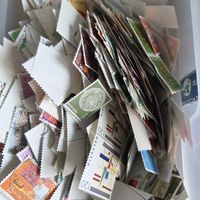 Tausende Briefmarken