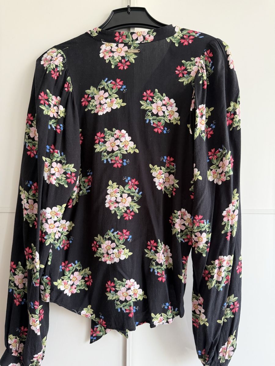 Guess Blusen: Guess Bluse mit Blumenmuster - Grösse S - Top! – Gebraucht aus Winterthur von marisole4 3