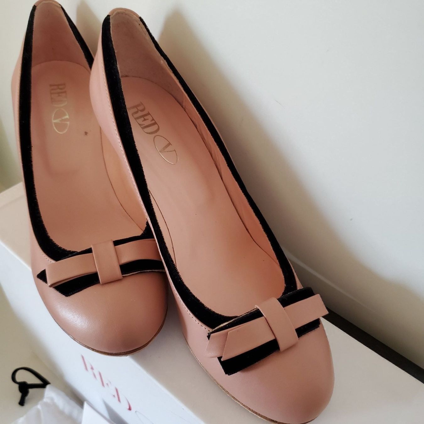 Valentino Damenschuhe: RED Valentino  Gr. 38 Farbe Nude – Gebraucht aus Binningen von lieblingsstyle 2
