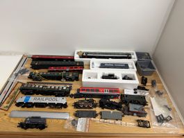 Konvolüt Güterwagen Personenwagen Basltermaterial Lokomotive