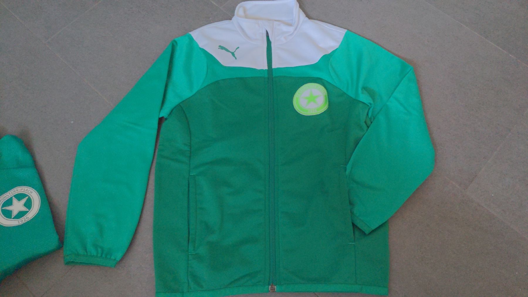 Puma Trainer, Turnhosen & -trikots: Puma Grünstern Ipsach Trainingpullover Paket Gr. 128-152 – Gebraucht aus Sutz von Rawypp 3