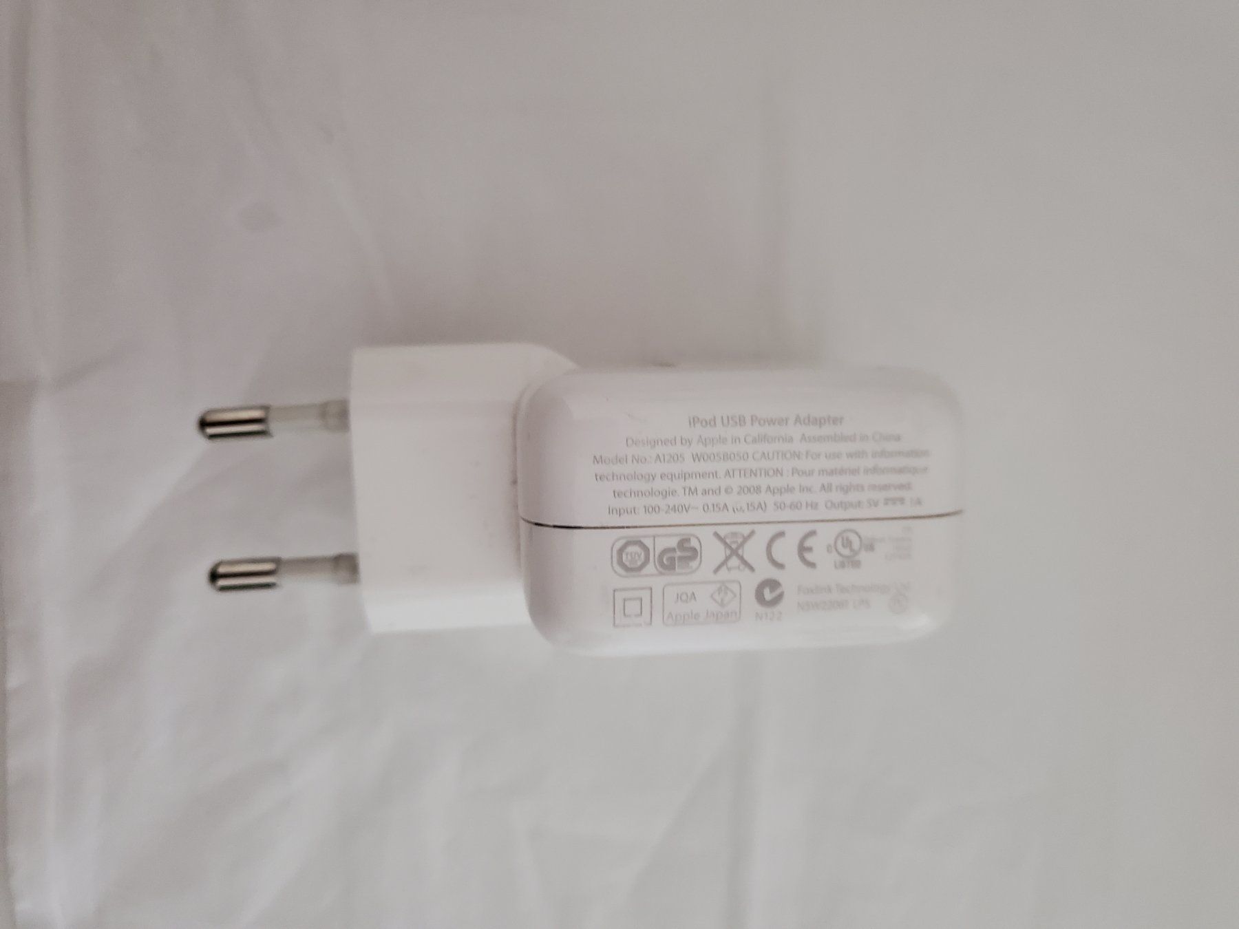 Apple Caricabatterie: Apple Ipod USB Strom Adapter abgewinkelt – Usato da Unterägeri venduto da 0alfa0 1